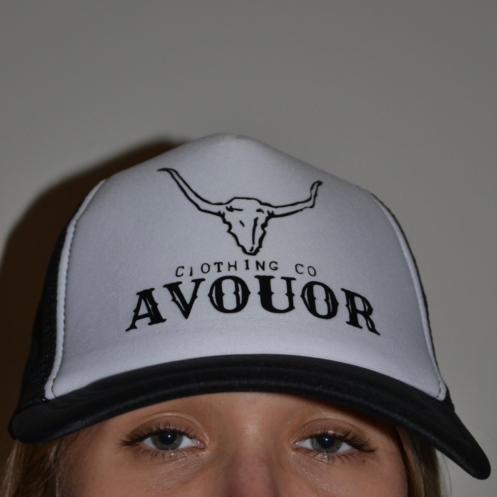 Meet your Posher, Avouor